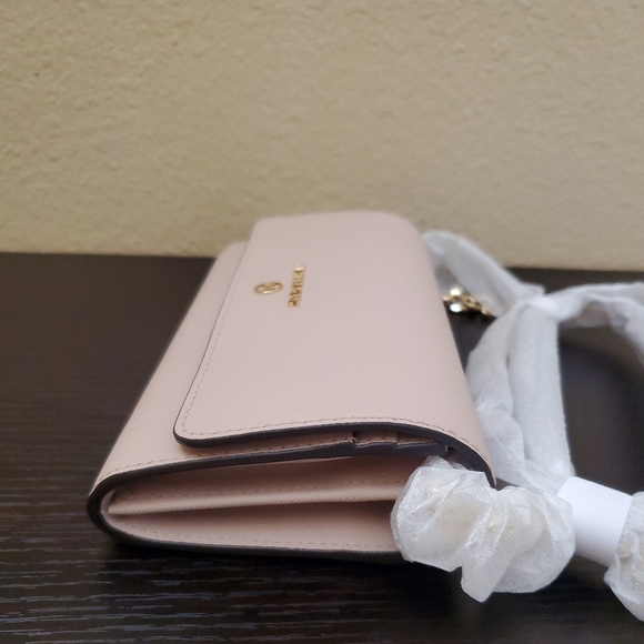 Michael kors Saffiano leather crossbody - Picture 5 of 10